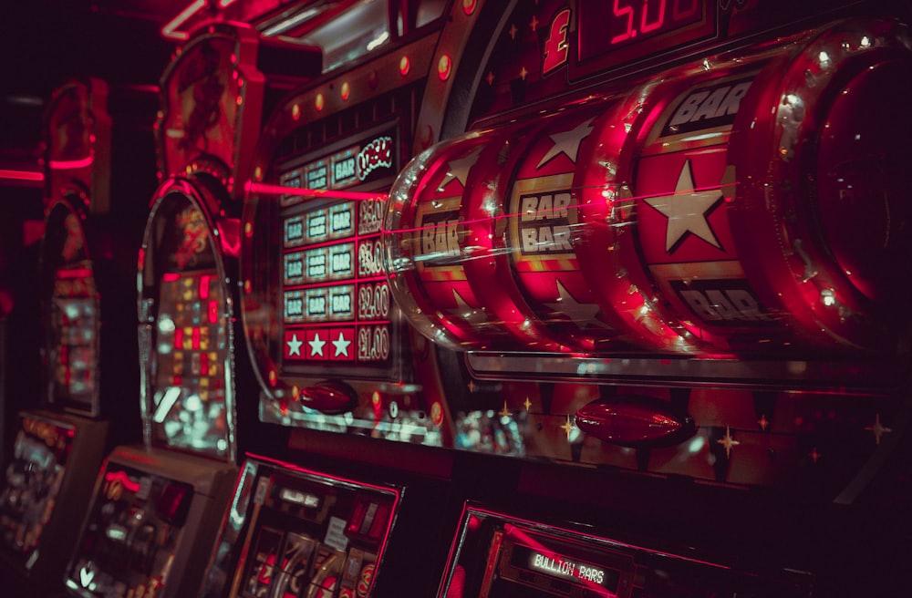 Gulungan mesin slot berwarna cerah